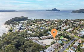 Bay Parklands 4, 2 Gowrie Avenue - Pool & Tennis Court